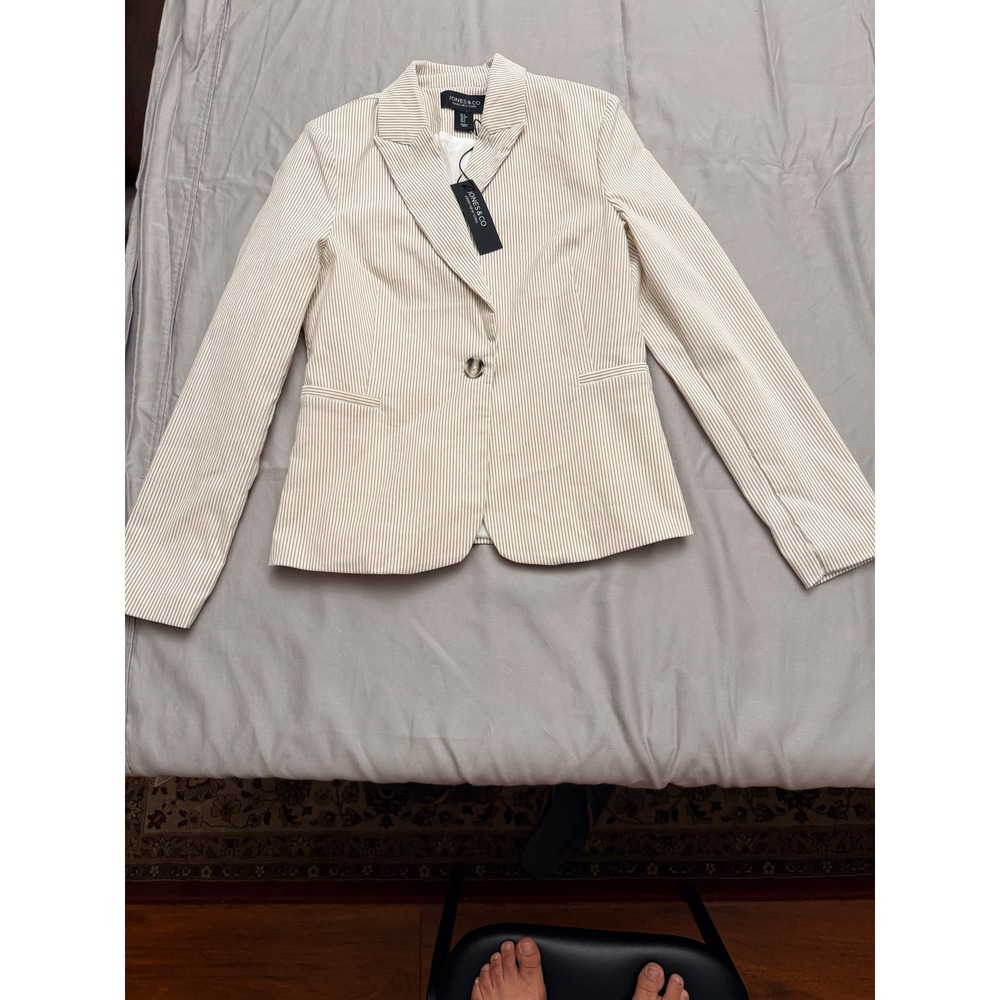 Jones & Co Jones New York Beige White Pinstripe Blazer Jacket Small NWT
